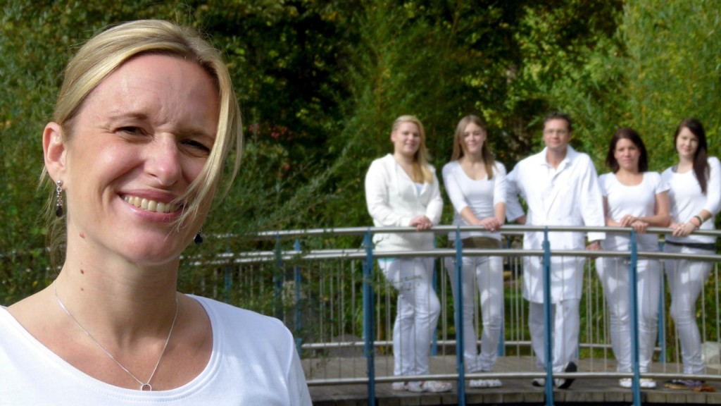 Klicken/Tippen für größere Ansicht Mitarbeiterin des Teams der Kardiologie am Weißen Turm